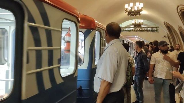 [Ultra HD] Метросостав 81-714.5М/81-717.5М "Номерной" смотреть онлайн
