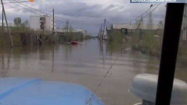 Репортаж о паводковой ситуации в Зырянке смотреть онлайн