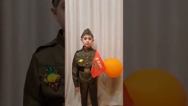 Стихотворение Риммы Казаковой "Фотография в газете" Исполняет Толок Матвей 7 лет смотреть онлайн