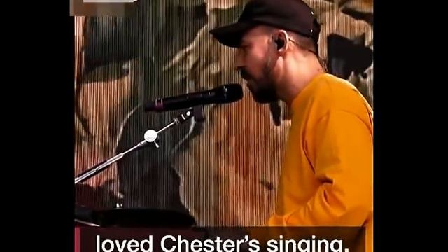 Mike Shinoda and Crowd Pay Emotional Tribute to Chester Bennington (In The End) смотреть онлайн