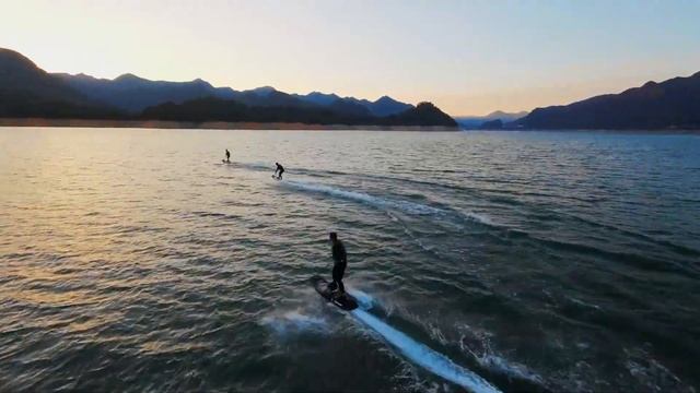 RUSHWAVE -brand video Chinese Electric Surfboard, #RUSHWAVE #surf #surfing смотреть онлайн