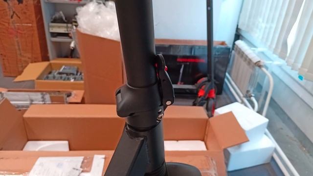 как убрать люфт на складном механизме электросамоката Carmega CROW 10 смотреть онлайн