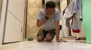 Выбил зубы