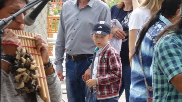 Наш город поздравляют с другого континента. смотреть онлайн