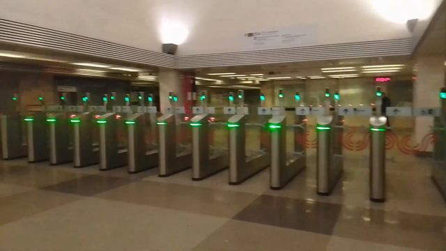 Станция метро "САЛАРЬЕВО", "РУСИЧ" НА СОКОЛЬНИЧЕСКОЙ ЛИНИИ!!! смотреть онлайн