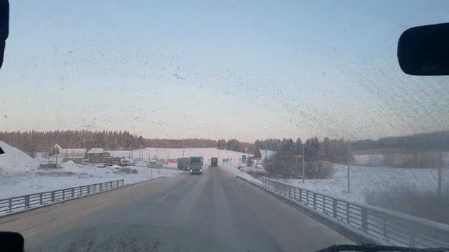 Дальнобой на Volvo VNL. Снесли зеркало на мойке. Замерзло топливо. смотреть онлайн