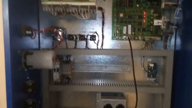 Сегодня ездил ремонтировать Otis （заклинило контактор） смотреть онлайн