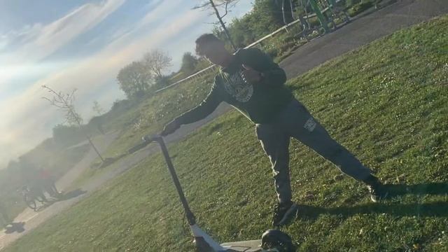 E-Scooters (MiniRobot) смотреть онлайн