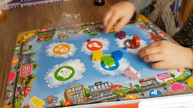 Опять магазин игрушек! Играем в новую игру!!! смотреть онлайн