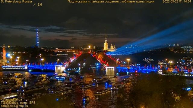 На День города Санкт-Петербурга прошла яркая разводка Дворцового моста в преддверии Фестиваля Огня