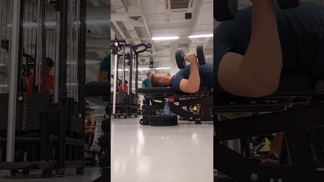 Разгон. Неделя 3. Разводки с гантелями на горизонтали смотреть онлайн