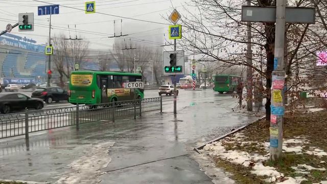 Перекрёсток улицы Щербакова и улицы Самолётная, микрорайон Уктус, г. Екатеринбург, 11.11.2023 смотреть онлайн