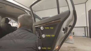 Как разобрать обшивку двери  дверную карту Opel Vectra год 2003