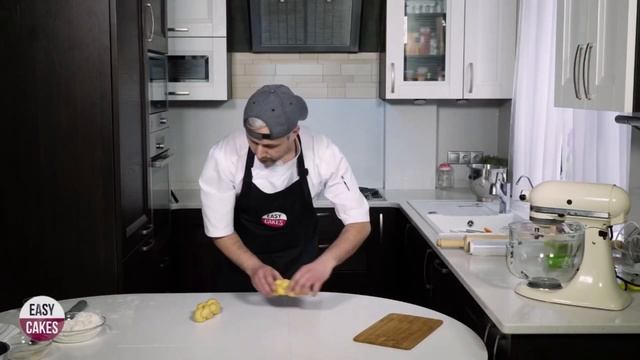ПЛЕТЕНКА БРИОШ: КАК СДЕЛАТЬ КОСИЧКУ ИЗ ДРОЖЖЕВОГО ТЕСТА. Кусочек урока нашей онлайн-школы Easy Cake смотреть онлайн