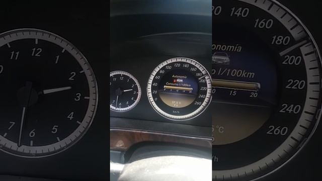 Mercedes Benz C200 CGI 1.8T Aceleración mejorada смотреть онлайн