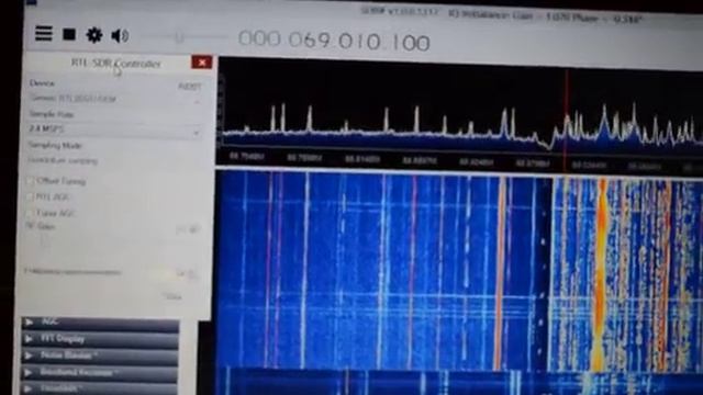 SDR панорама в IC-775DSP из RTL820 смотреть онлайн
