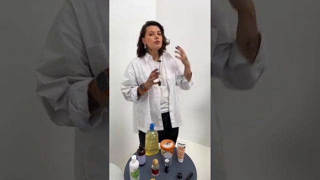 Что пригодится в косметичке осенью? / Советуют визажист и бьюти-редактор смотреть онлайн