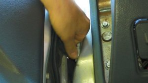 Не работает динамик в двери авто Ланос