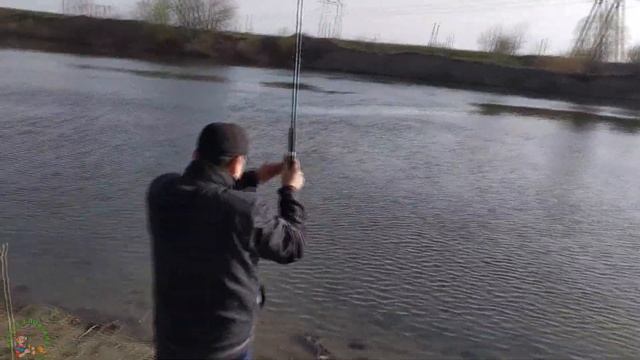 На рыбалке. Карась пошел. Весенняя рыбалка на карася . SPRING FISHING 2021. смотреть онлайн