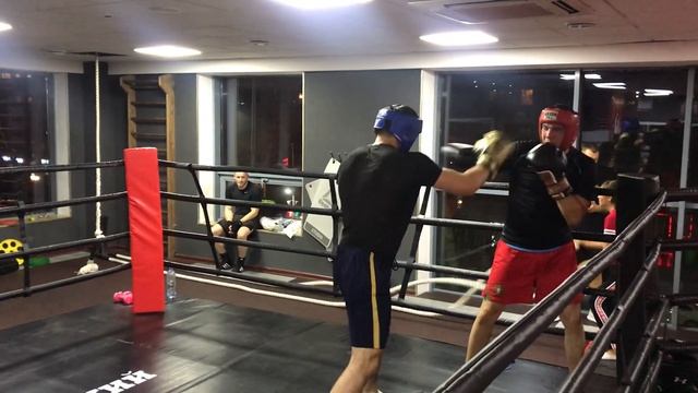 Бобурбек Юлдашев & Серёга Базан спарринг (2) город Москва смотреть онлайн
