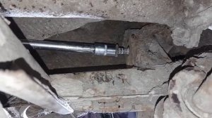 Как снять рычаг задней подвески верхний поперечный кривой  Ford Focus 1 седан #RAZNOBOY #фордфокус1