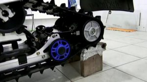 Снегоход работа задней подвески с препятствиями (видео обзор)