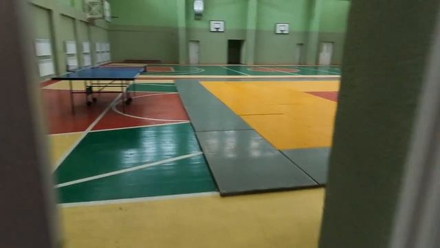 ВНУТРИ РАЗБОМБЛЕННОЙ ШКОЛЫ ПОД МАРИУПОЛЕМ смотреть онлайн