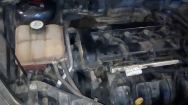 Что это может быть при запуске дам фокус2 2 литра(звук и глохнет)