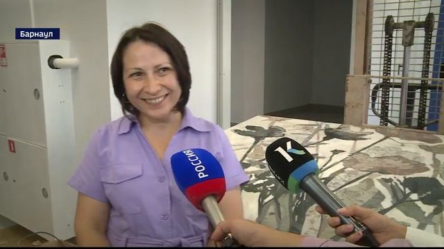 В новой барнаульской поликлинике смонтировали мозаичное панно из камня смотреть онлайн