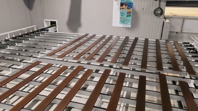 Покраска погонажных изделий из ценных пород деревьев : сибирская лиственница, ангарская сосна и др смотреть онлайн