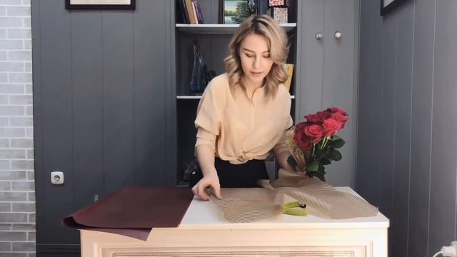 КАК упаковать РОЗЫ. МК по флористике смотреть онлайн