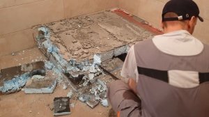 Демонтаж душевого поддона.