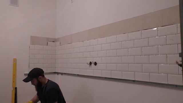 Правильная укладка кафельной плитки на фартук в кухне