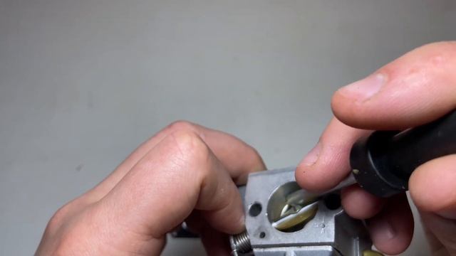 Разборка и диагностика карбюратора STIHL MS 270/280 смотреть онлайн