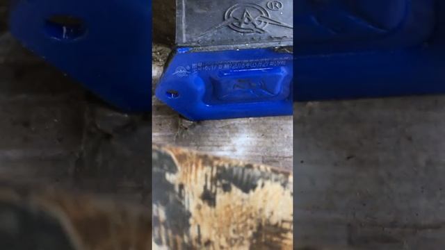 Замена передних подушек двигателя Howo смотреть онлайн