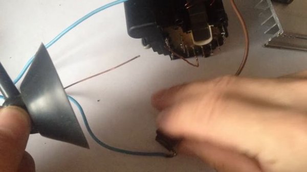 Высоковольтный генератор на ТДКС и одном биполярном или полевом транзисторе