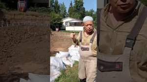Укрепление берегов мешками с песком часть 2