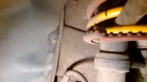 Пилим передние пружины не снимая их!