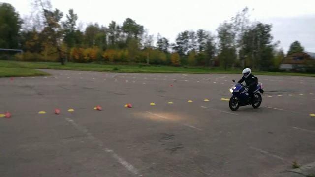 Brake test with Honda CBR 125R смотреть онлайн