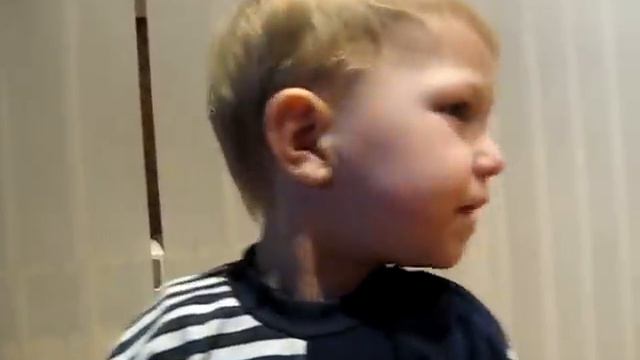 Вариации на тему "маленькой ёлочке холодно зимой" смотреть онлайн