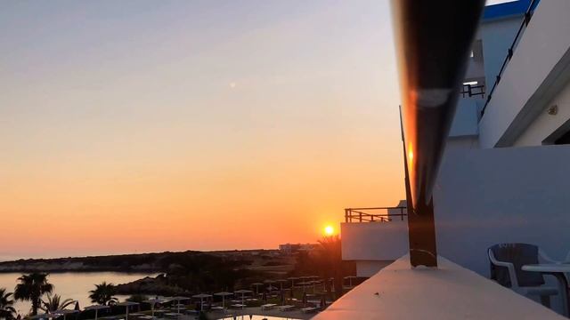 Sunset at Corallia beach hotel | Cyprus | Holiday ( Time-lapse ) смотреть онлайн