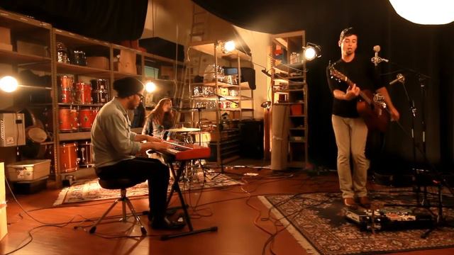 Trevor Davis "Larger Than Me" смотреть онлайн