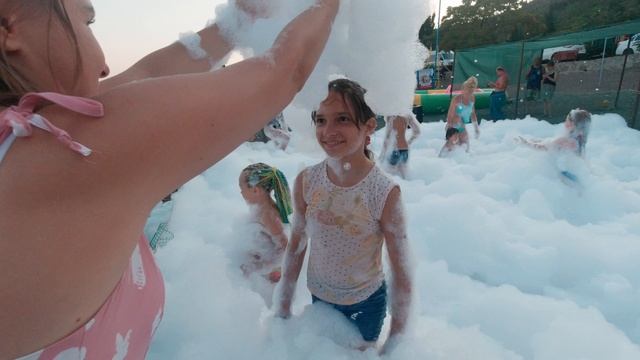 Пенная вечеринка смотреть онлайн