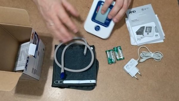 Тонометр AND UA-888 автоматический (Эконом) + Адаптер