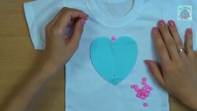 ДЕКОР ДЕТСКОЙ ФУТБОЛКИ СВОИМИ РУКАМИ. ЛАЙФХАК С ТЕРМОКЛЕЕМ. T-Shirts Decorations. (DIY, Handmade) смотреть онлайн
