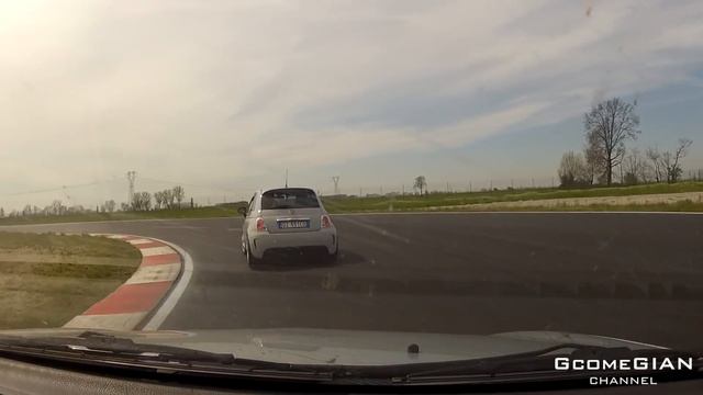 RENAULT CLIO RS SPORT 2.0 16v VS ABARTH 500 (Acceleration Sound Exhaust Loud) смотреть онлайн