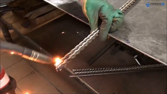 Элемент холодной ковки торсион. Оснастка твистер. Декоративное скручивание плетёной стойки. смотреть онлайн