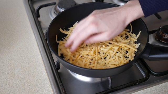 Омлет с хрустящей сырной корочкой. ВКУСНЯШКА! смотреть онлайн