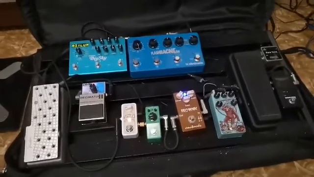 Ibanez tubescreemer mini VS Cmatmods Brownie drive but together is amazing... смотреть онлайн
