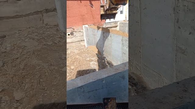 экскаватор УДС  ТАТРА обратная засыпка фундамента